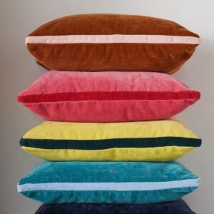 Almohadones con faja en tusor