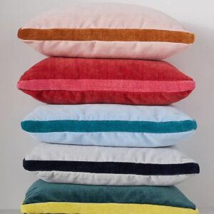 Almohadones con faja en pane